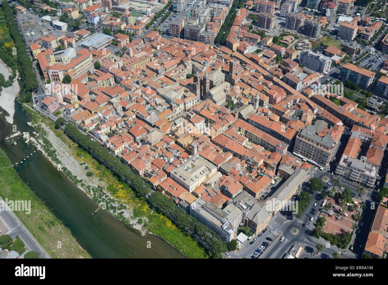 Casa Di Andrea Apartment Albenga Bagian luar foto